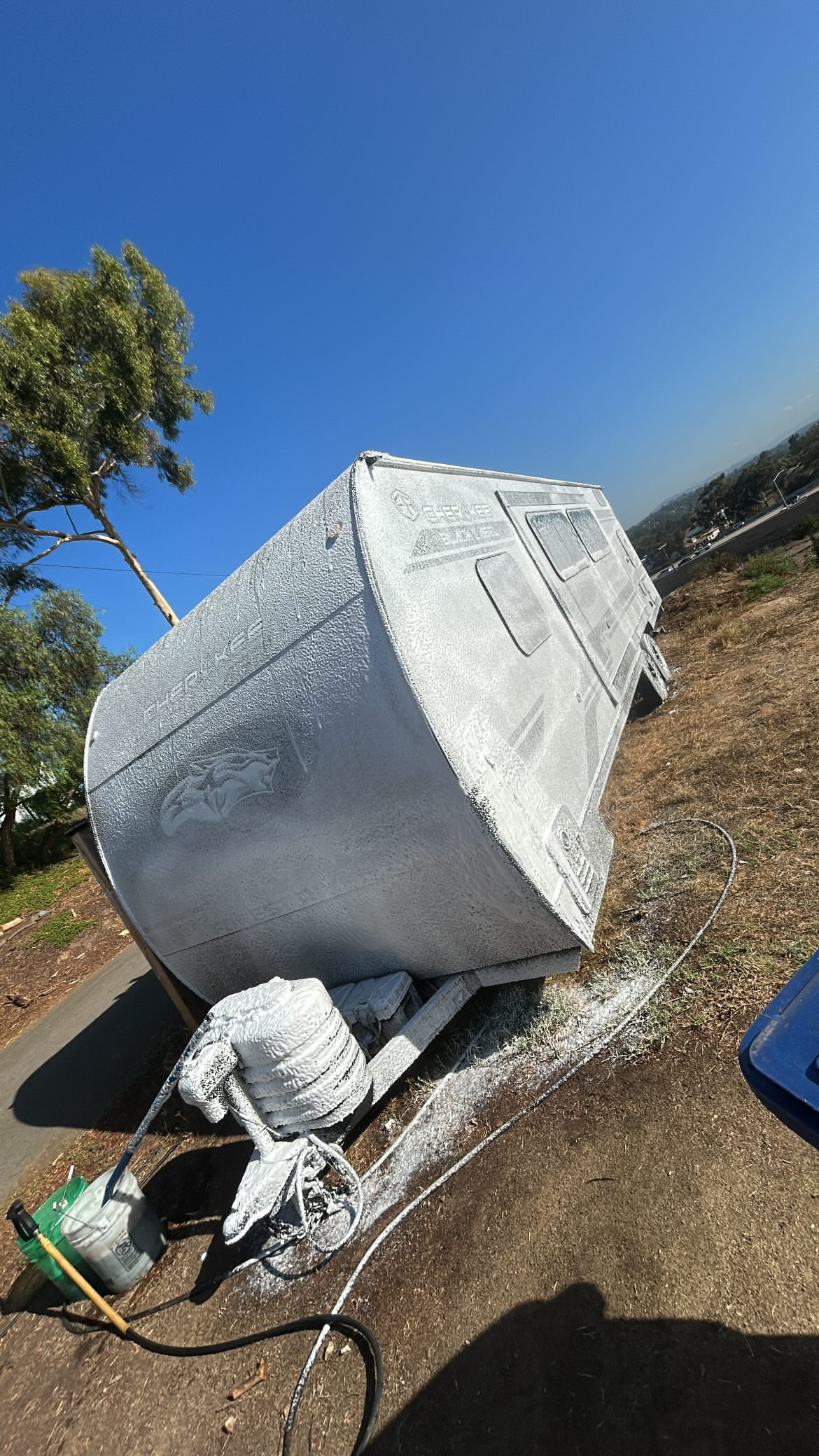 Utility trailer wash
